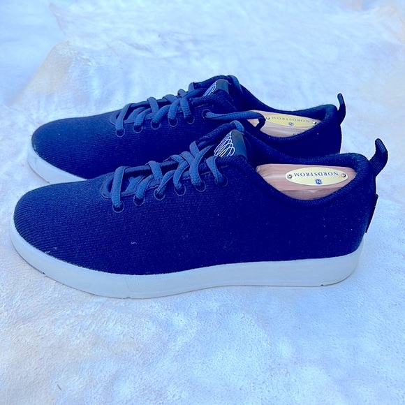 Woolloomooloo Lambton Marino wool classic navy sneaker lightweight woman sz 6.5 - Picture 3 of 10